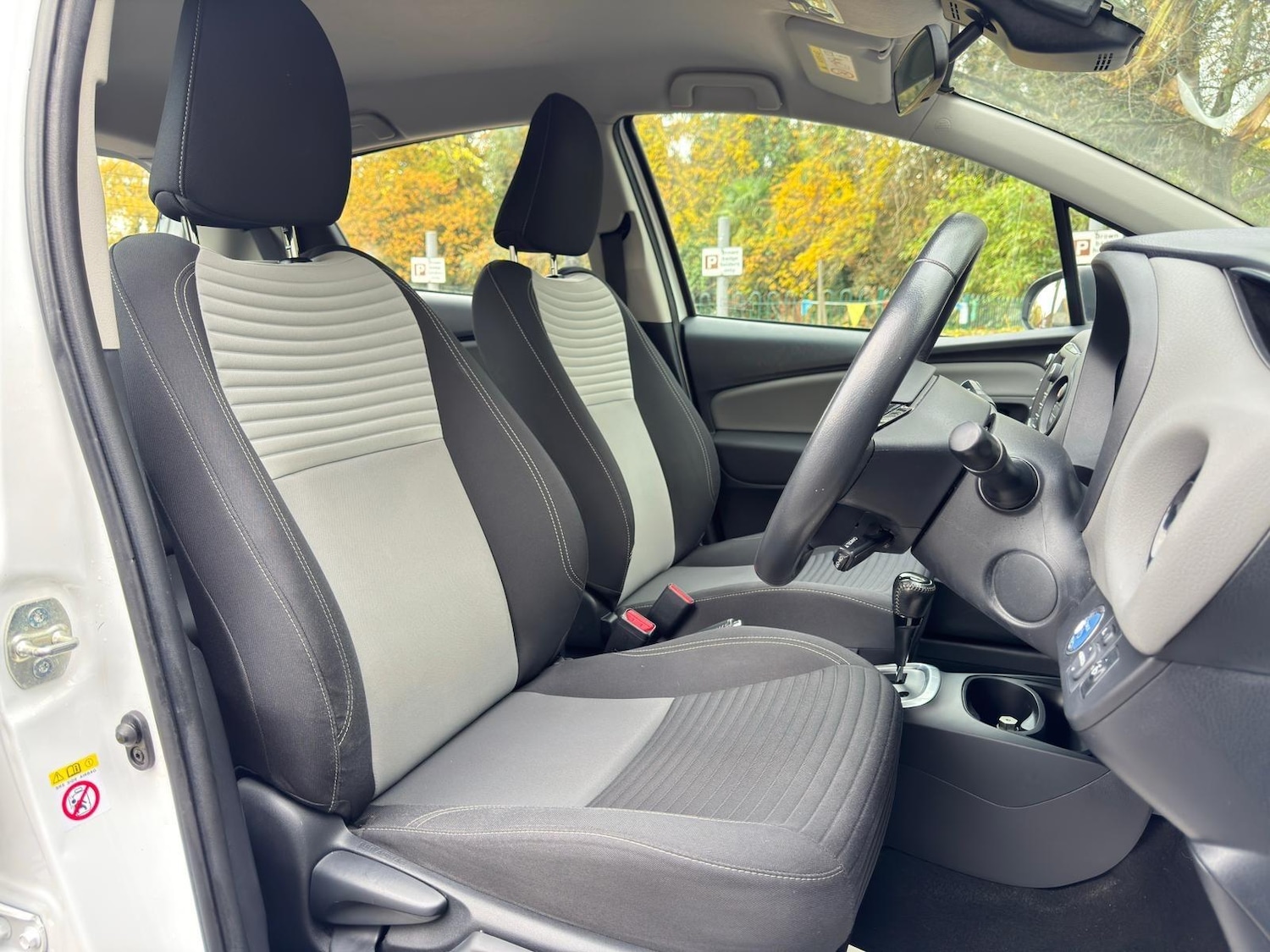 Used Toyota Yaris 2018 for sale - 76499202: Photo 10