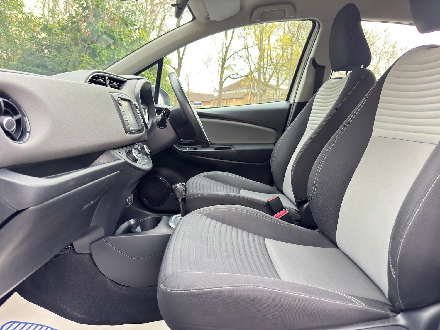 Used Toyota Yaris 2018 for sale - 76499202: Photo 15