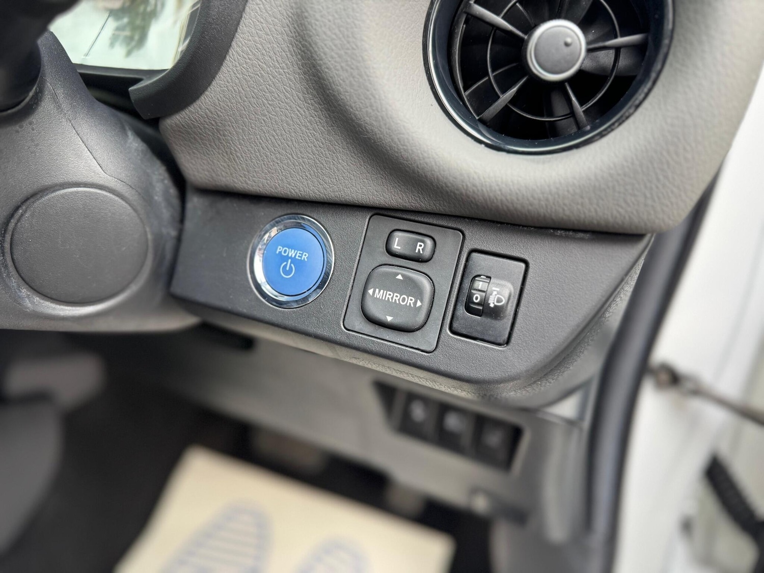 Used Toyota Yaris 2018 for sale - 76499202: Photo 26