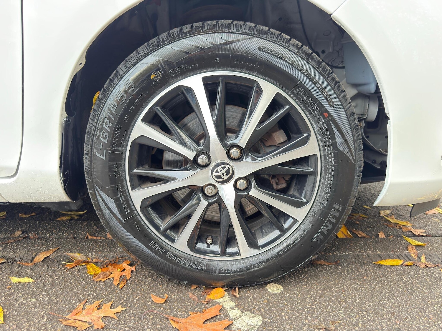 Used Toyota Yaris 2018 for sale - 76499202: Photo 38