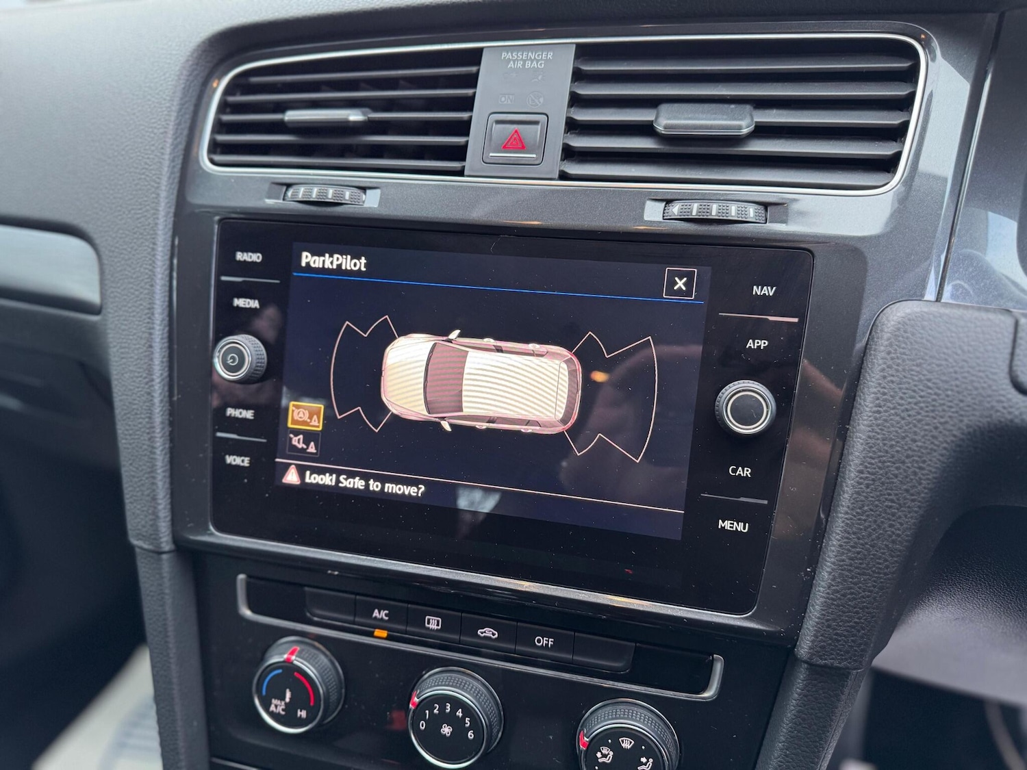 Used Volkswagen Golf 2018 for sale - 77425926: Photo 24