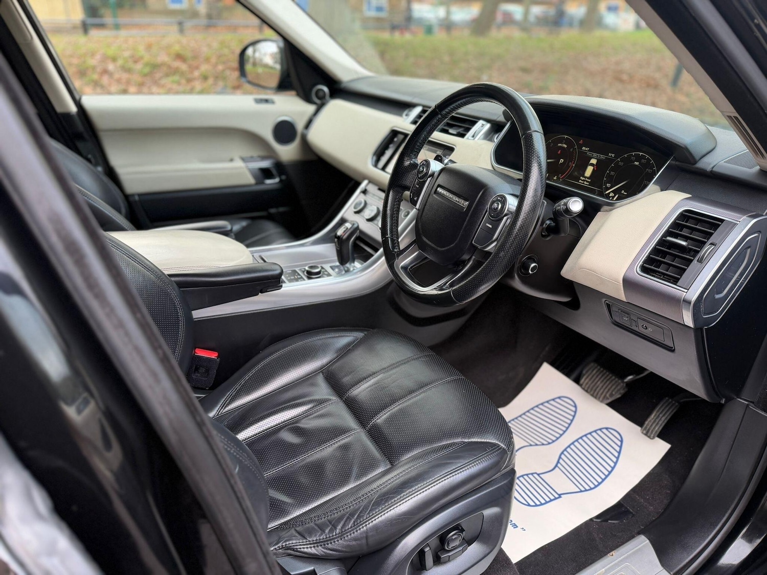 Used Land Rover Range Rover Sport 2015 for sale - 76926084: Photo 2