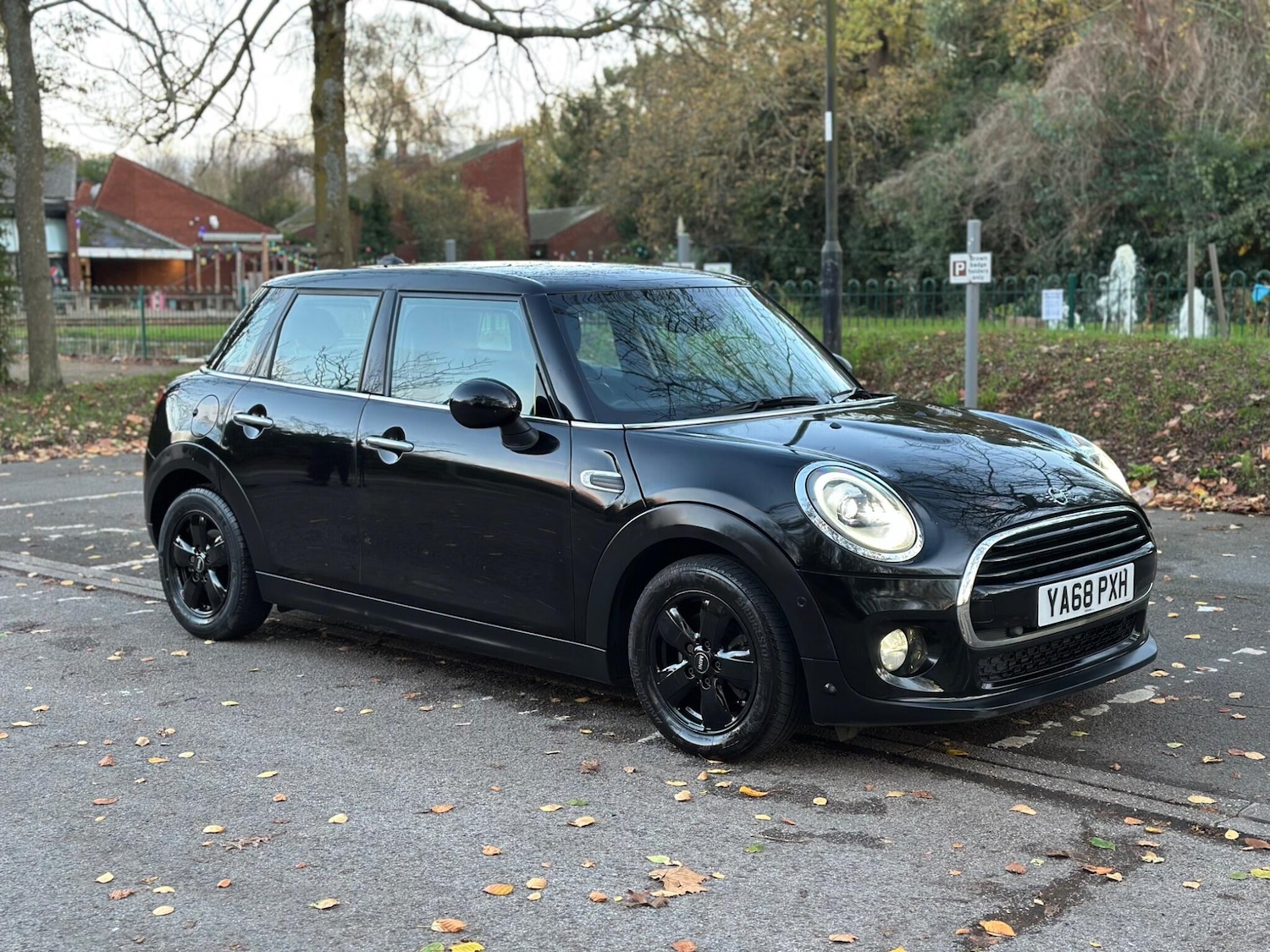 Used MINI Hatch 2018 for sale - 76849806: Photo 1