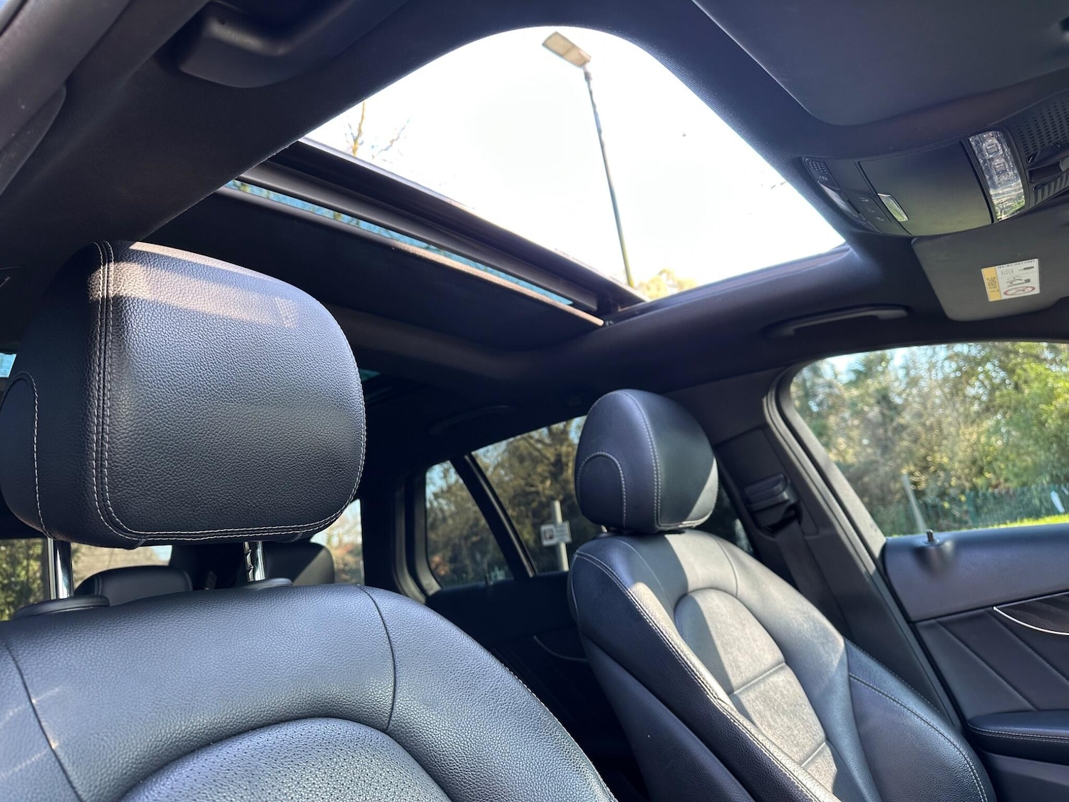 Used Mercedes-Benz C Class 2016 for sale - 77957372: Photo 2