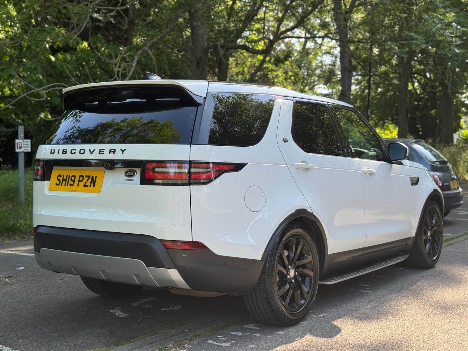 Used Land Rover Discovery 2019 for sale - 76370211: Photo 5