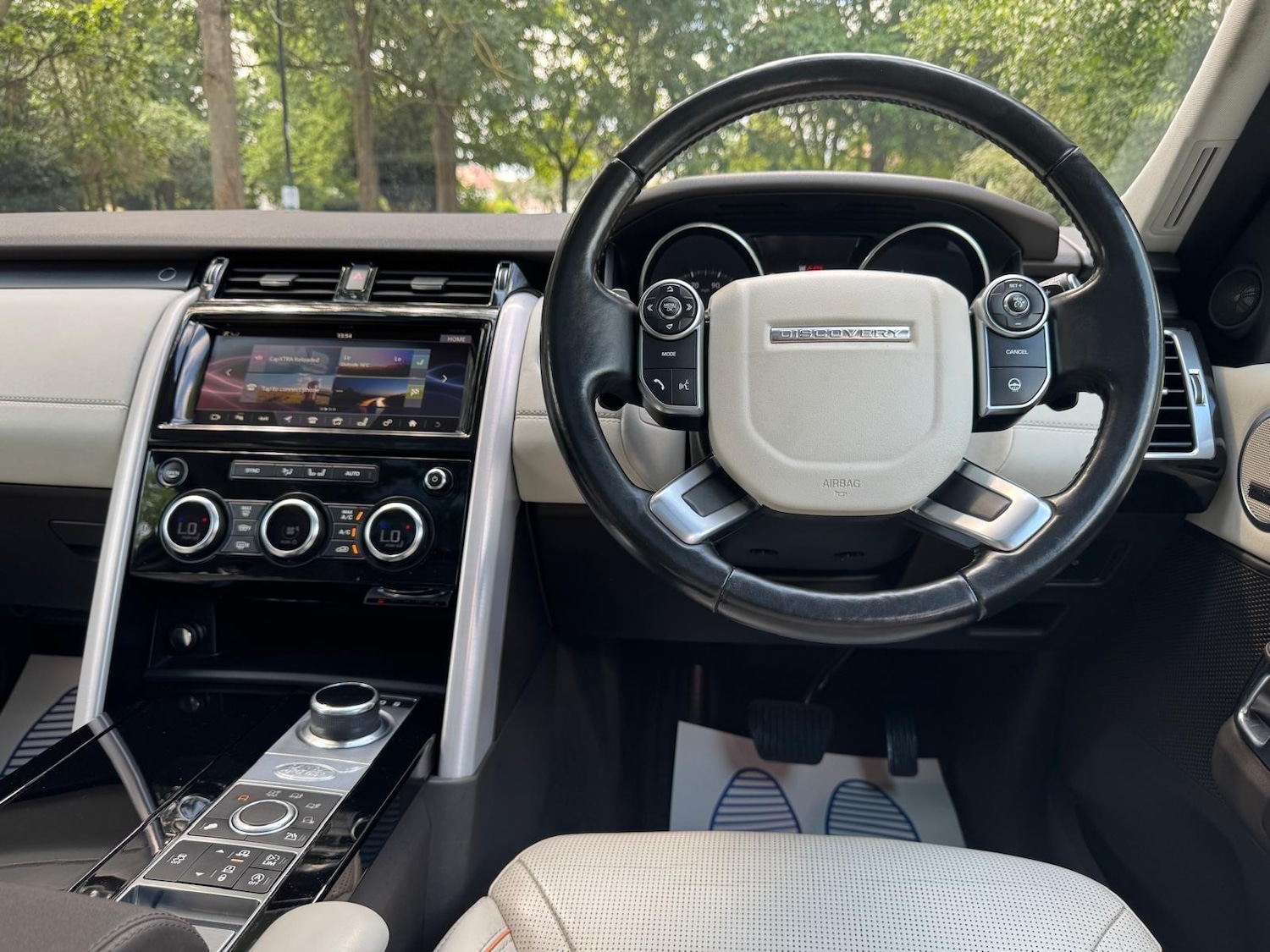 Used Land Rover Discovery 2017 for sale - 77824700: Photo 34