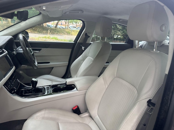 Used Jaguar XF 2018 for sale - 75520767: Photo 14