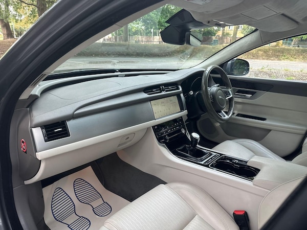 Used Jaguar XF 2018 for sale - 75520767: Photo 15