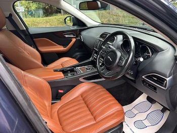 Used Jaguar F-Pace 2016 for sale - 75401707: Photo