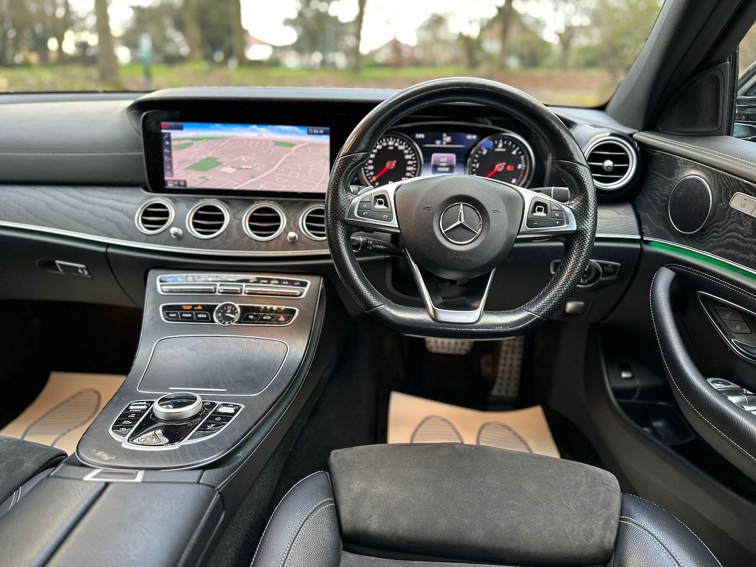 Used Mercedes-Benz E Class for sale - 77425023: Photo 11