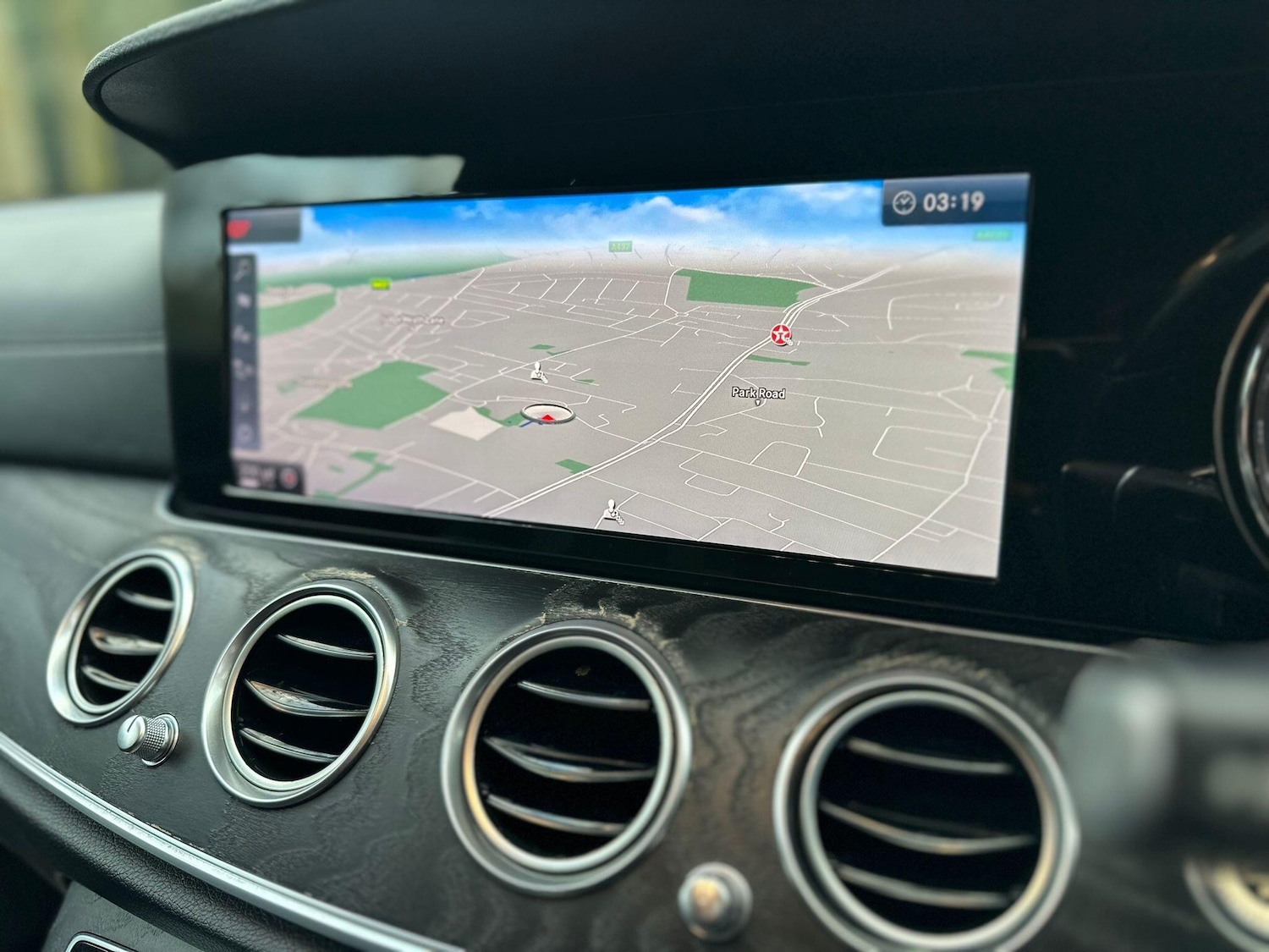 Used Mercedes-Benz E Class for sale - 77425023: Photo 2