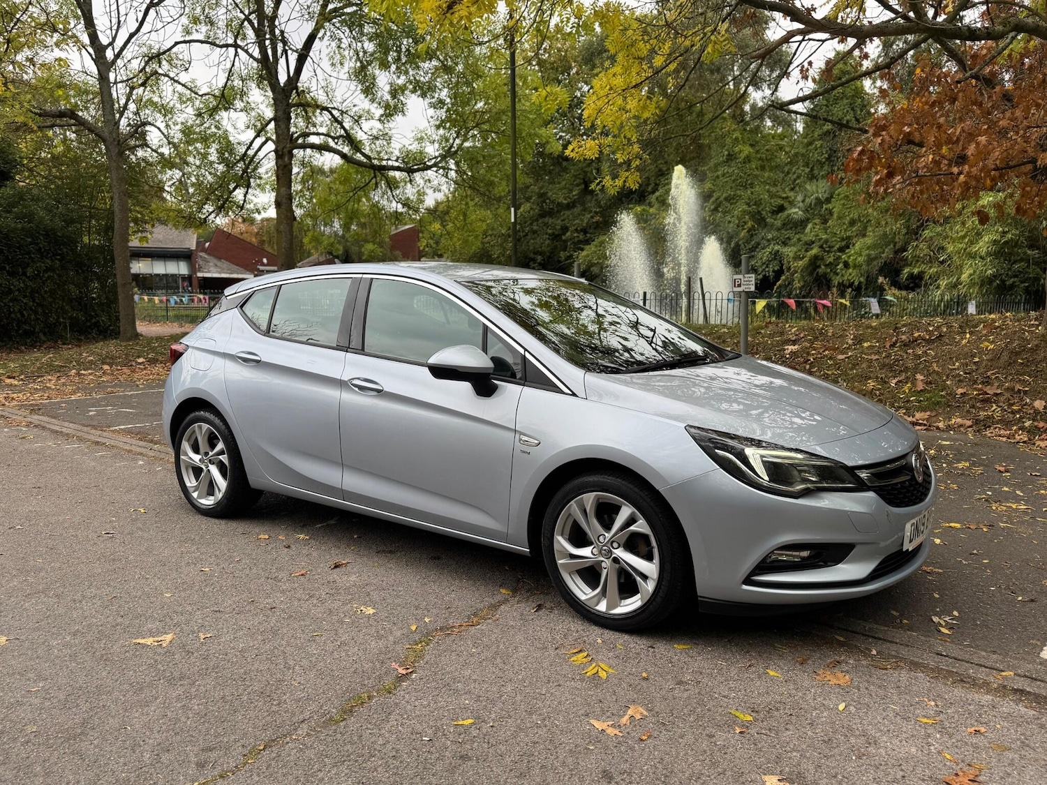 Used Vauxhall Astra 2019 for sale - 76337777: Photo 1