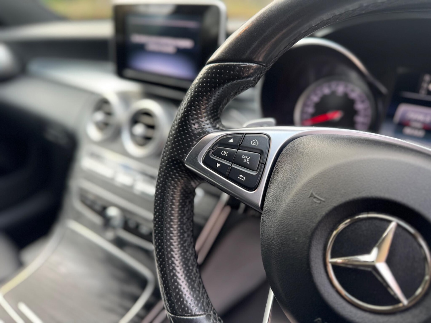 Used Mercedes-Benz C Class 2018 for sale - 76620123: Photo 12