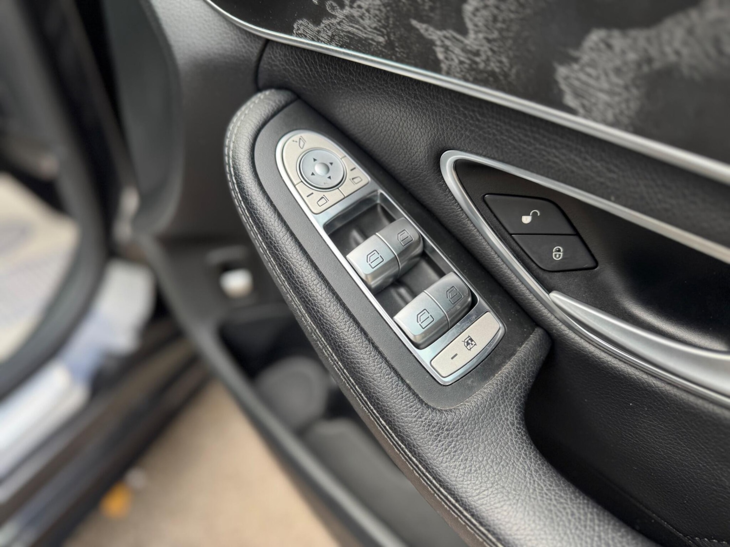 Used Mercedes-Benz C Class 2018 for sale - 76620123: Photo 16