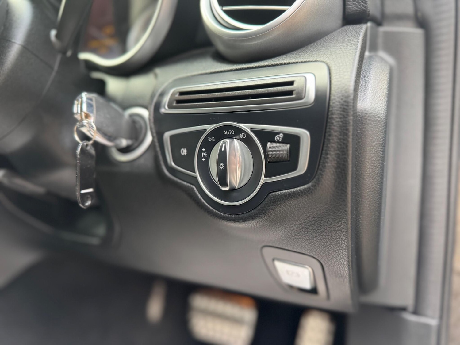 Used Mercedes-Benz C Class 2018 for sale - 76620123: Photo 18