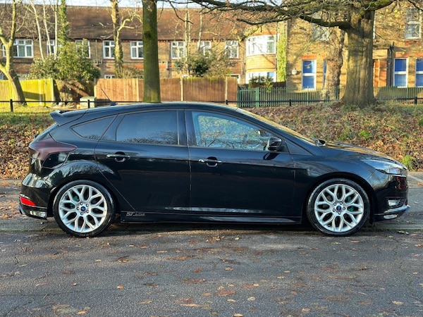 Used Ford Focus 2018 for sale - 76201192: Photo 3