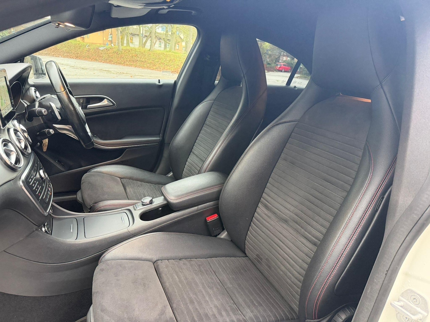 Used Mercedes-Benz CLA 2015 for sale - 76666962: Photo 13