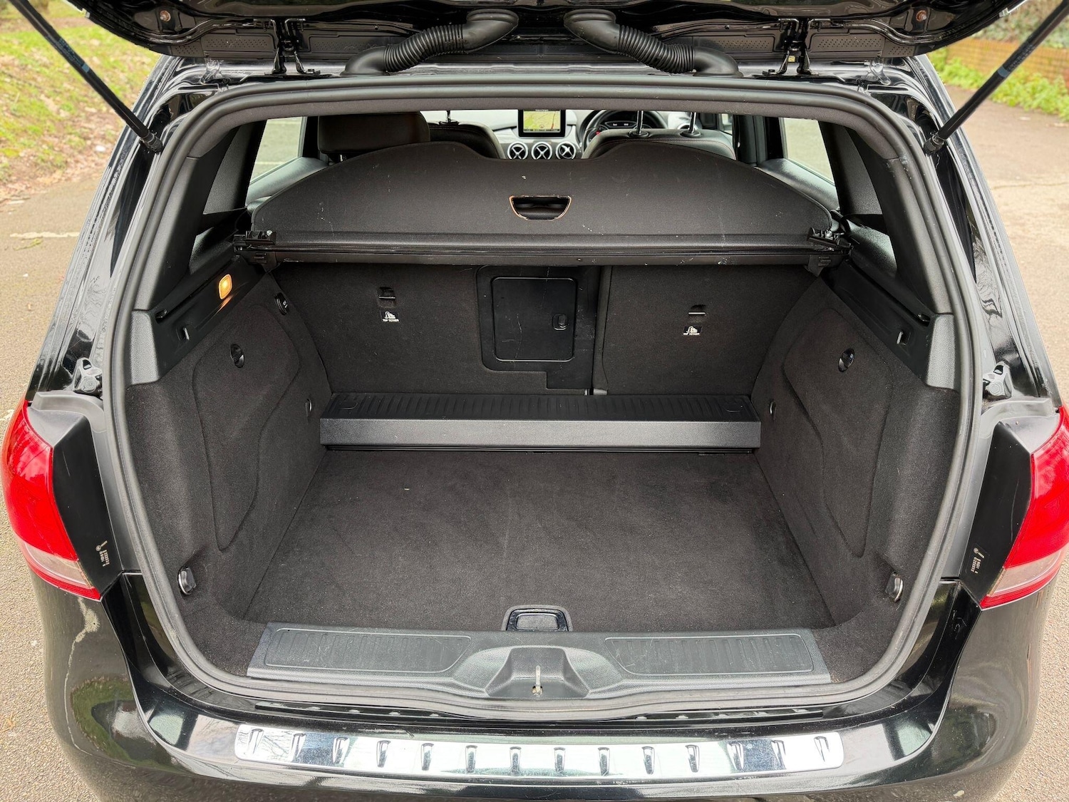 Used Mercedes-Benz B Class 2015 for sale - 77683275: Photo 23