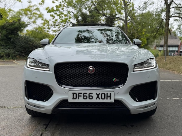 Used Jaguar F-Pace 2017 for sale - 75657433: Photo 10