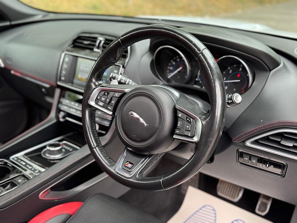 Used Jaguar F-Pace 2017 for sale - 75657433: Photo 21