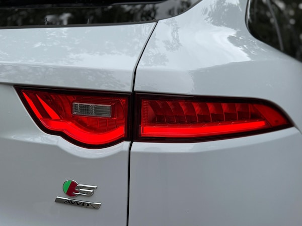 Used Jaguar F-Pace 2017 for sale - 75657433: Photo 40