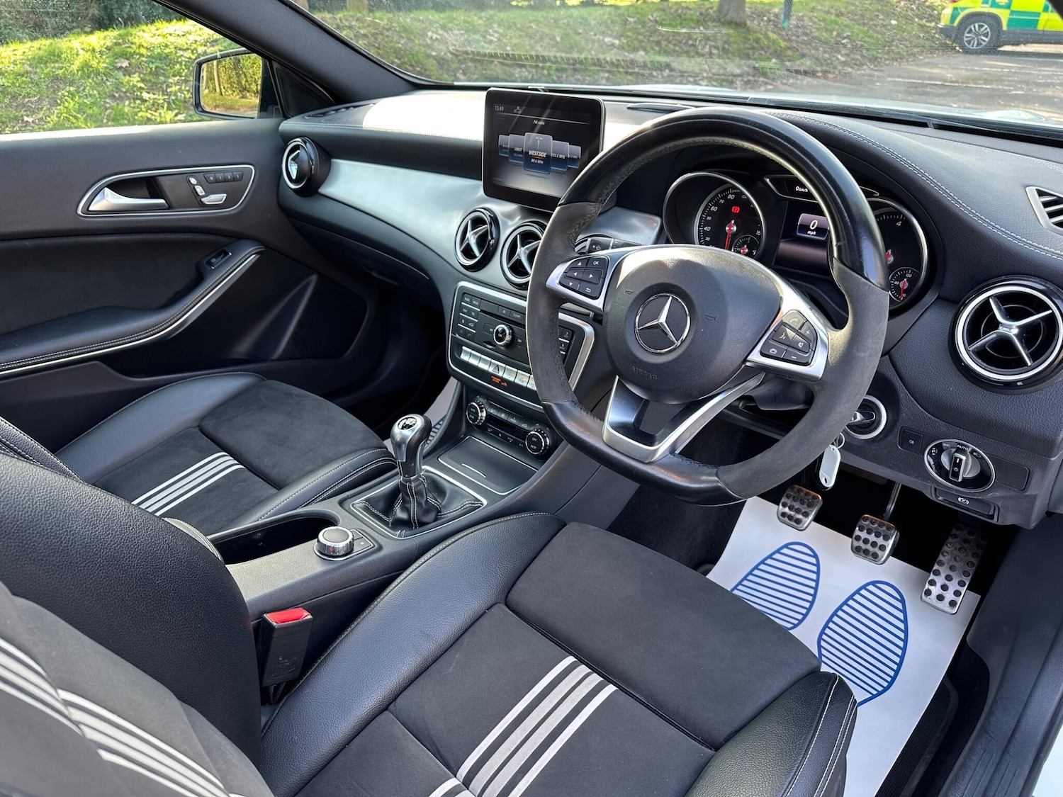 Used Mercedes-Benz GLA 2018 for sale - 77670625: Photo 2