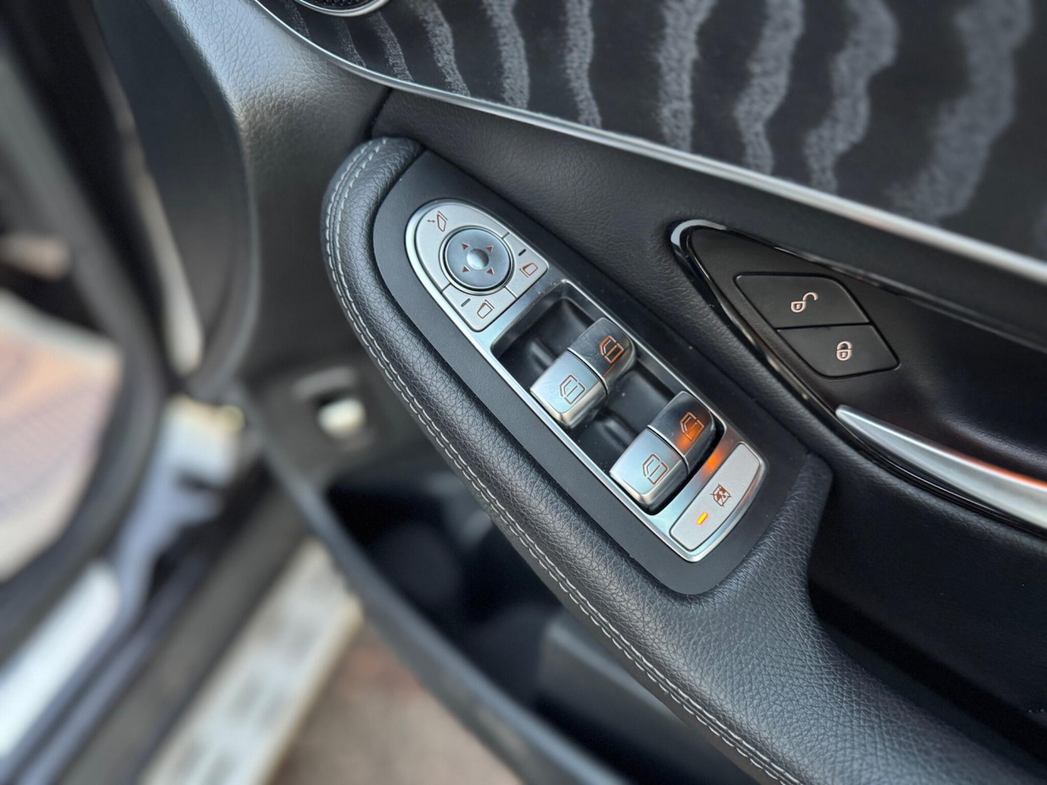 Used Mercedes-Benz GLC 2018 for sale - 77253798: Photo 14