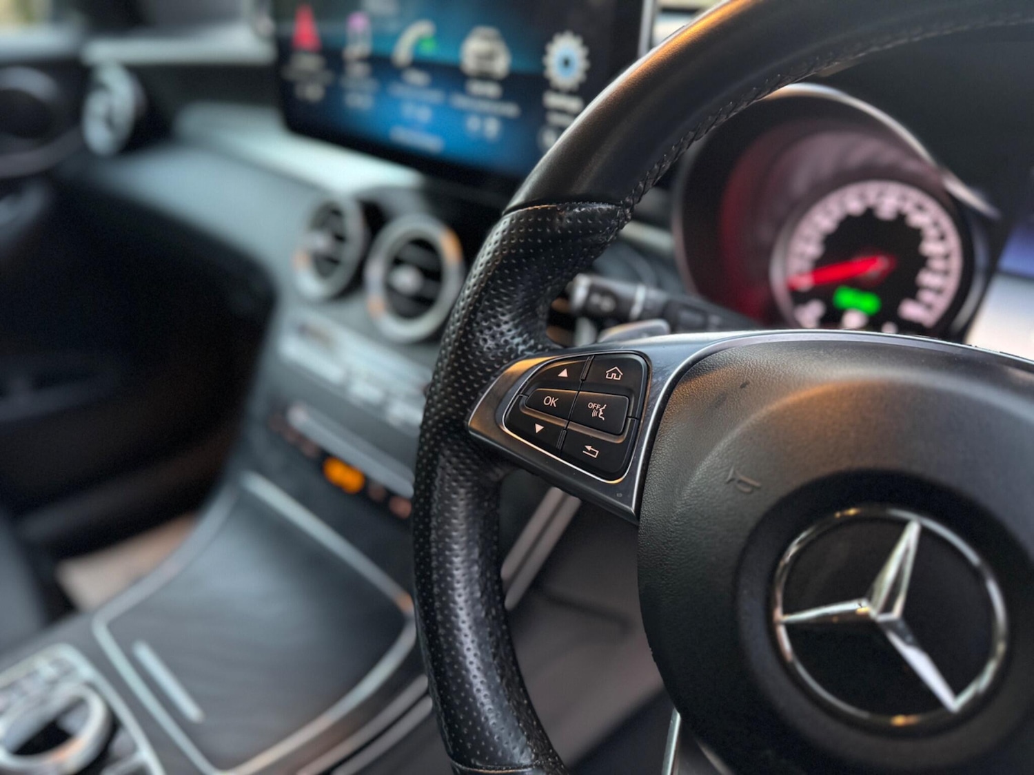 Used Mercedes-Benz GLC 2018 for sale - 77253798: Photo 20