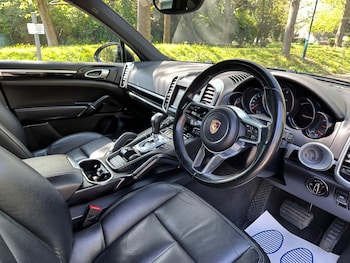 Used Porsche Cayenne 2016 for sale - 78375549: Photo