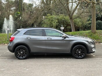 Used Mercedes-Benz GLA 2018 for sale - 77854115: Photo