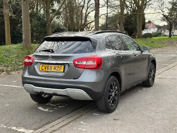 Used Mercedes-Benz GLA 2018 for sale - 77854115: Photo