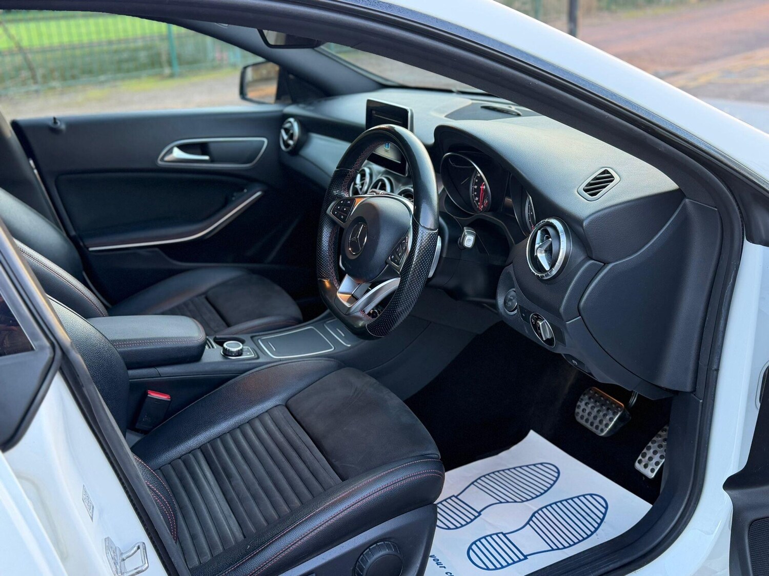 Used Mercedes-Benz CLA for sale - 77909797: Photo 11