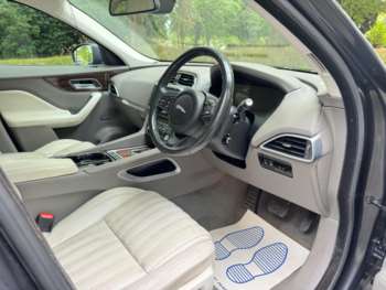 Used Jaguar F-Pace 2016 for sale - 75141366: Photo