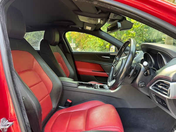 Used Jaguar XE 2016 for sale - 75646526: Photo 14