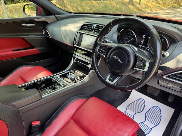 Used Jaguar XE 2016 for sale - 75646526: Photo 15