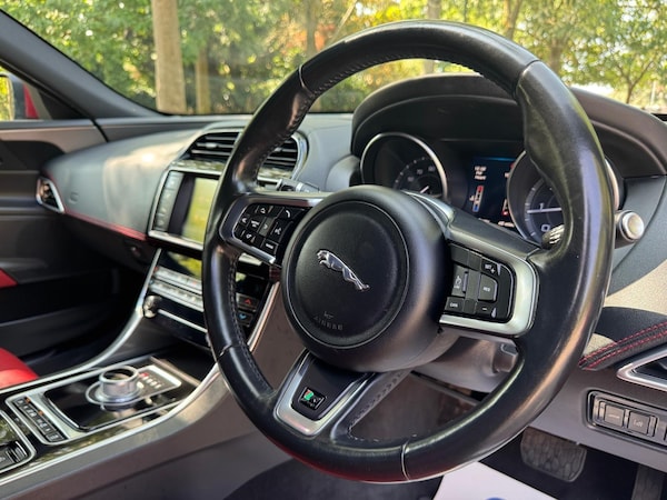 Used Jaguar XE 2016 for sale - 75646526: Photo 16