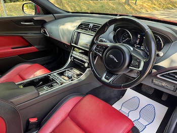 Used Jaguar XE 2016 for sale - 75646526: Photo