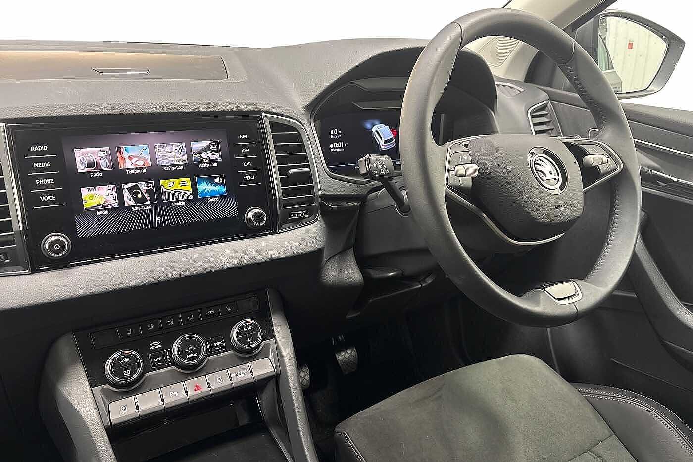 Used Skoda Karoq 2024 for sale - 76677066: Photo 2