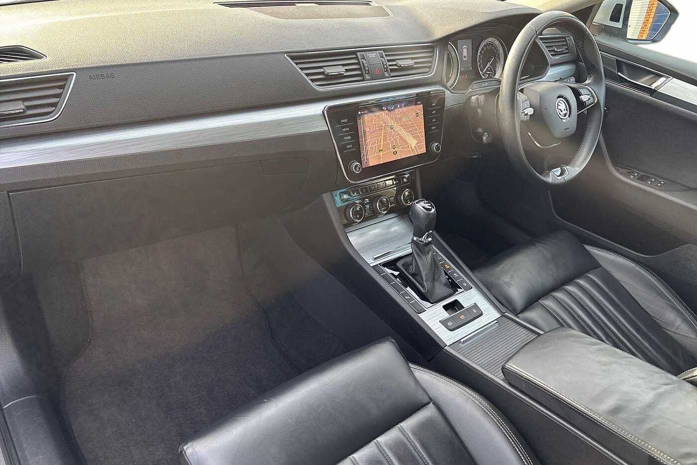 Used Skoda Superb 2021 for sale - 76674086: Photo 2