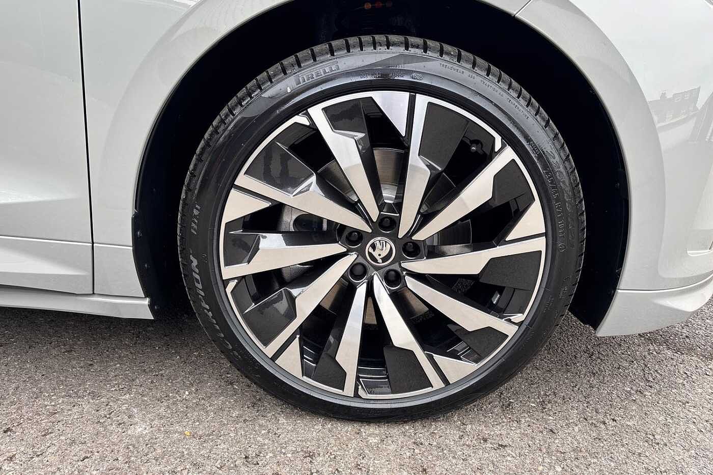 Used Skoda Enyaq 2025 for sale - 76679070: Photo 5