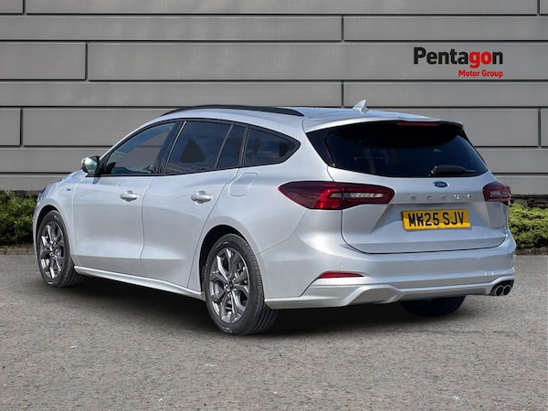 Used Ford Focus 2025 for sale - 75672783: Photo 2