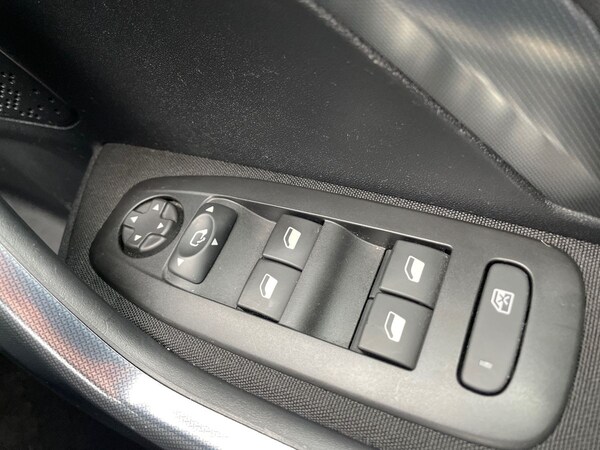 Used Peugeot 2008 2018 for sale - 76133424: Photo 30