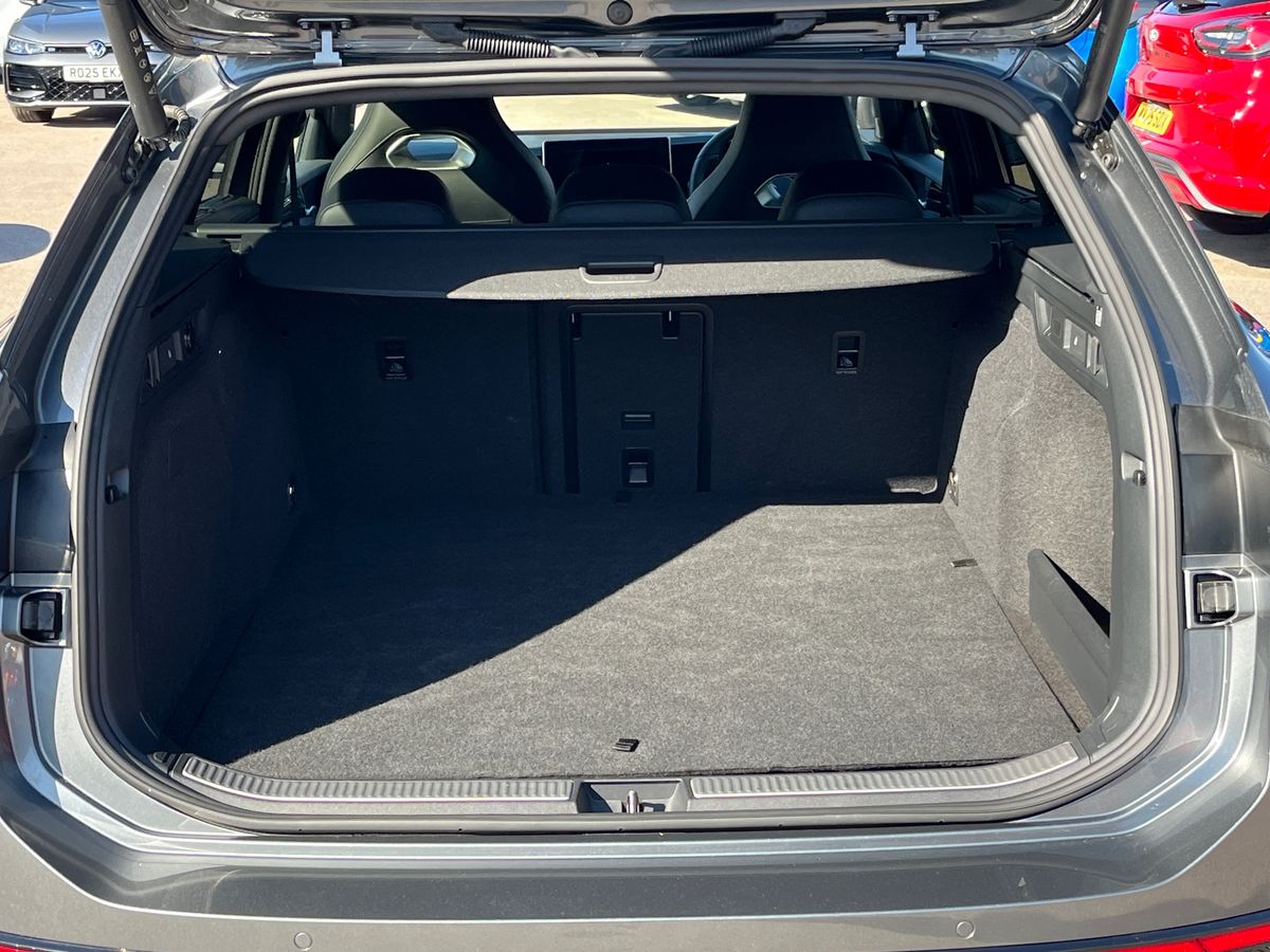 Used Volkswagen Passat 2025 for sale - 76407302: Photo 11