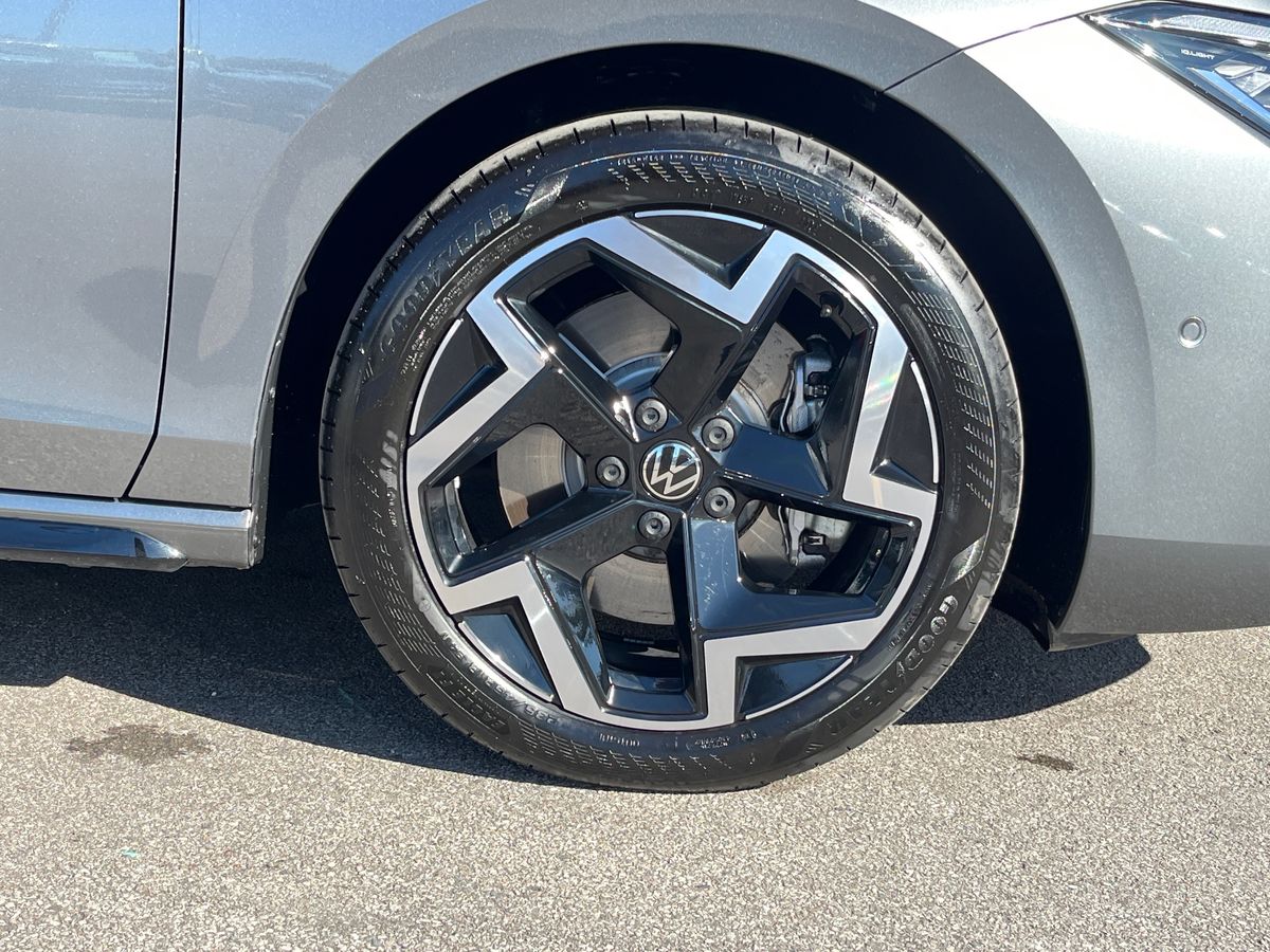 Used Volkswagen Passat 2025 for sale - 76407302: Photo 17