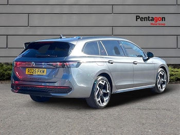 Used Volkswagen Passat 2025 for sale - 76407302: Photo