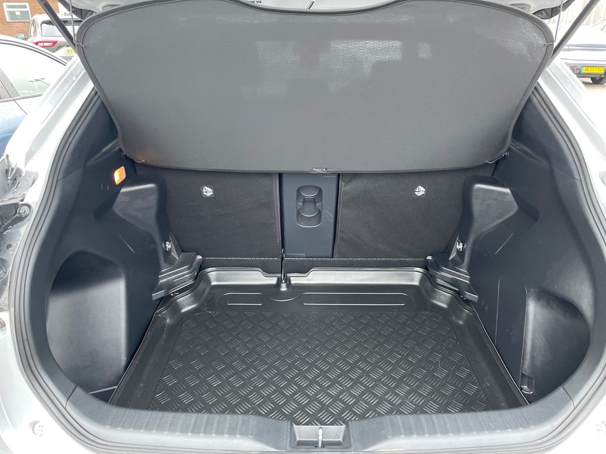 Used Toyota Yaris Cross 2023 for sale - 77096837: Photo 11