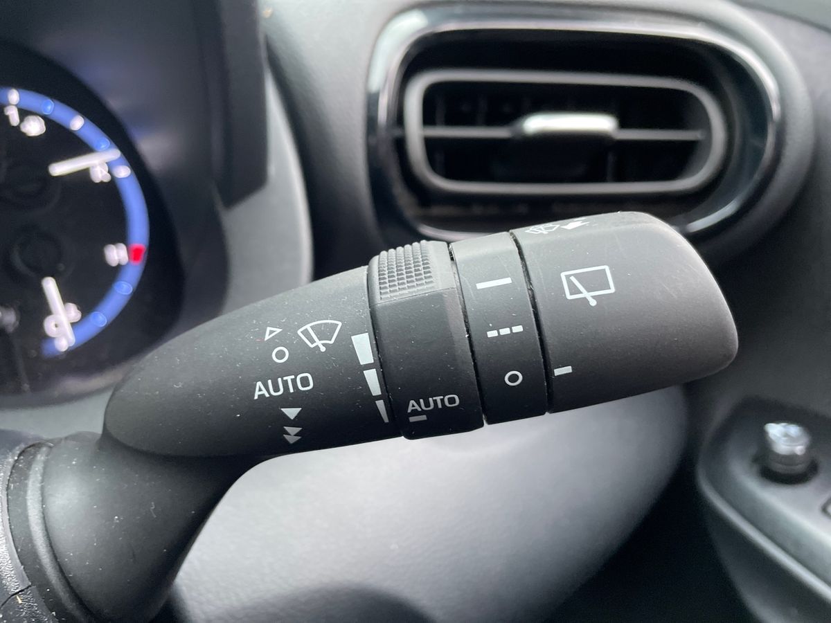 Used Toyota Yaris Cross 2023 for sale - 77096837: Photo 30