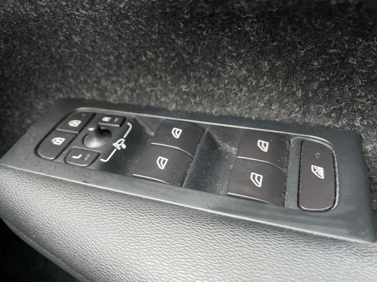 Used Volvo XC40 2018 for sale - 76488258: Photo 31