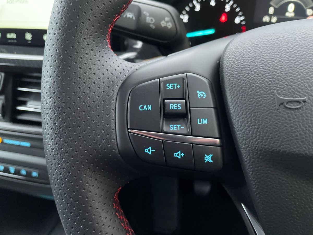 Used Ford Focus 2025 for sale - 76875925: Photo 32