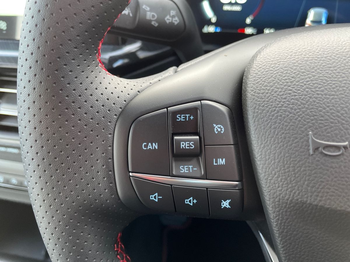 Used Ford Focus 2025 for sale - 76875935: Photo 32